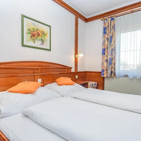 Gasthof Stoeckler מלון 3*